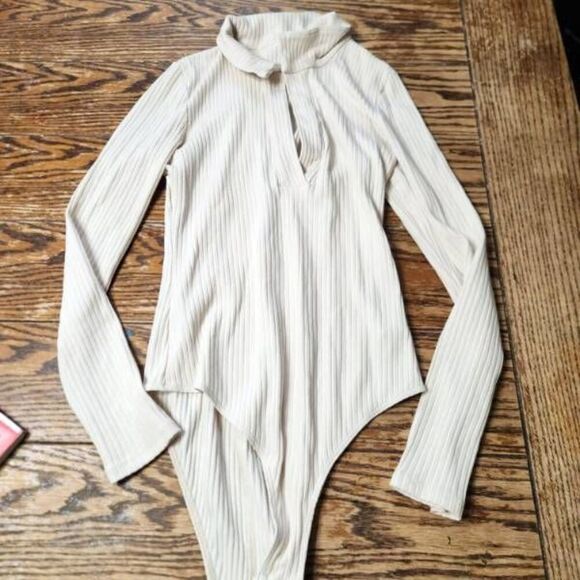 Reformation Collard Ribbed Body Suit Cream Sz Medium - Picture 1 of 4